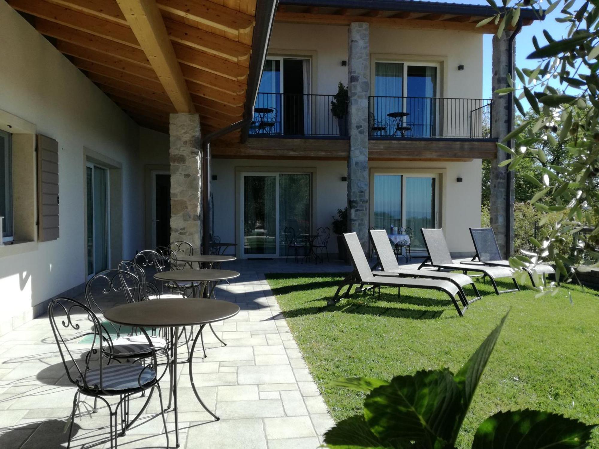 Relais Colle San Giorgio Acomodação com café da manhã Bardolino Exterior foto