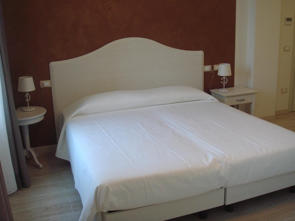 Relais Colle San Giorgio Acomodação com café da manhã Bardolino Quarto foto