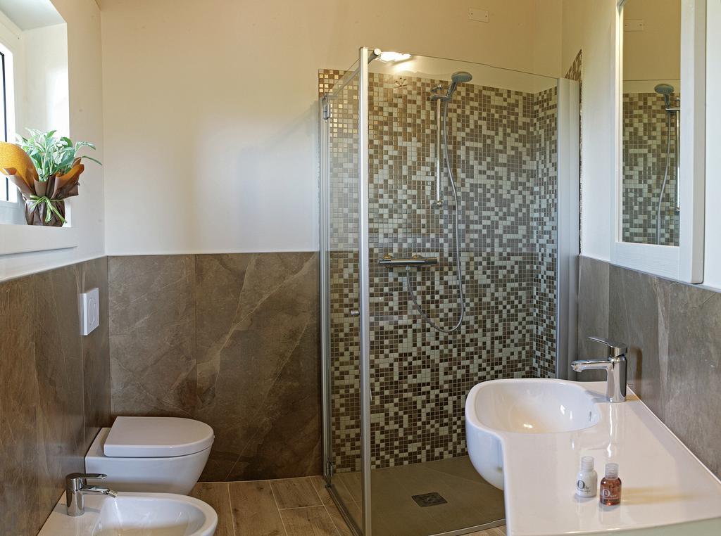 Relais Colle San Giorgio Acomodação com café da manhã Bardolino Quarto foto